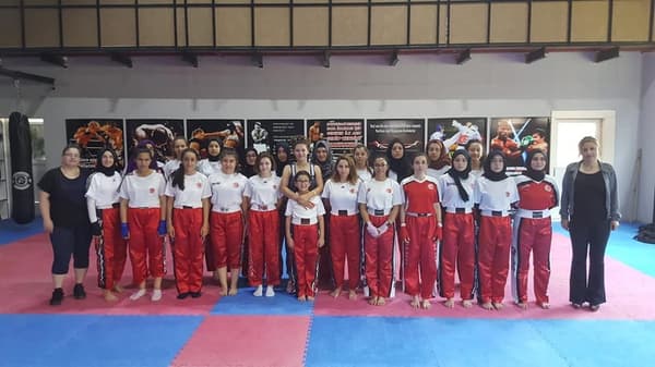 İkra Spor Kulübü - 1. Fotoğraf İkra Spor Kulübü - 1. Fotoğraf